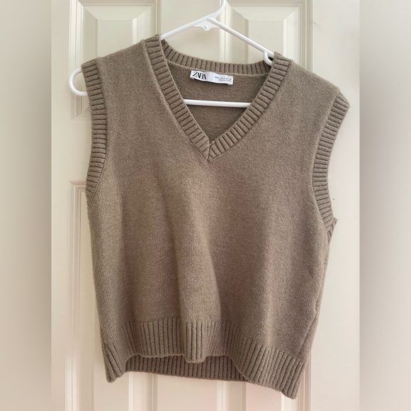 ZARA SOFT KNIT VEST - Picture 2 of 3